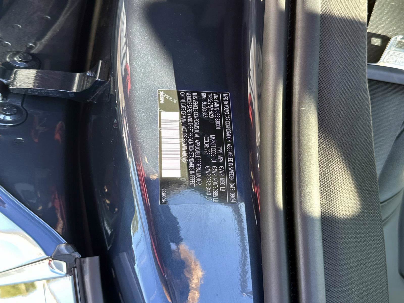 Certified 2025 Volvo XC90 B5 Core image 32