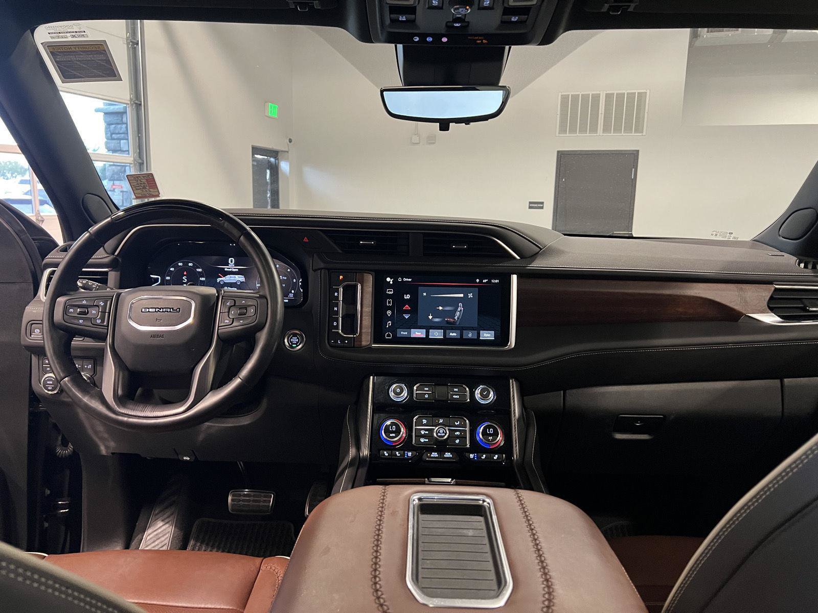 Used 2024 GMC Yukon Denali Ultimate AWD/4WD image 35