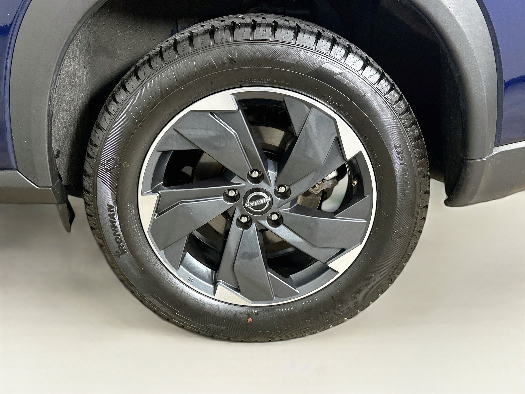 Used 2025 Nissan Rogue SV AWD/4WD image 11