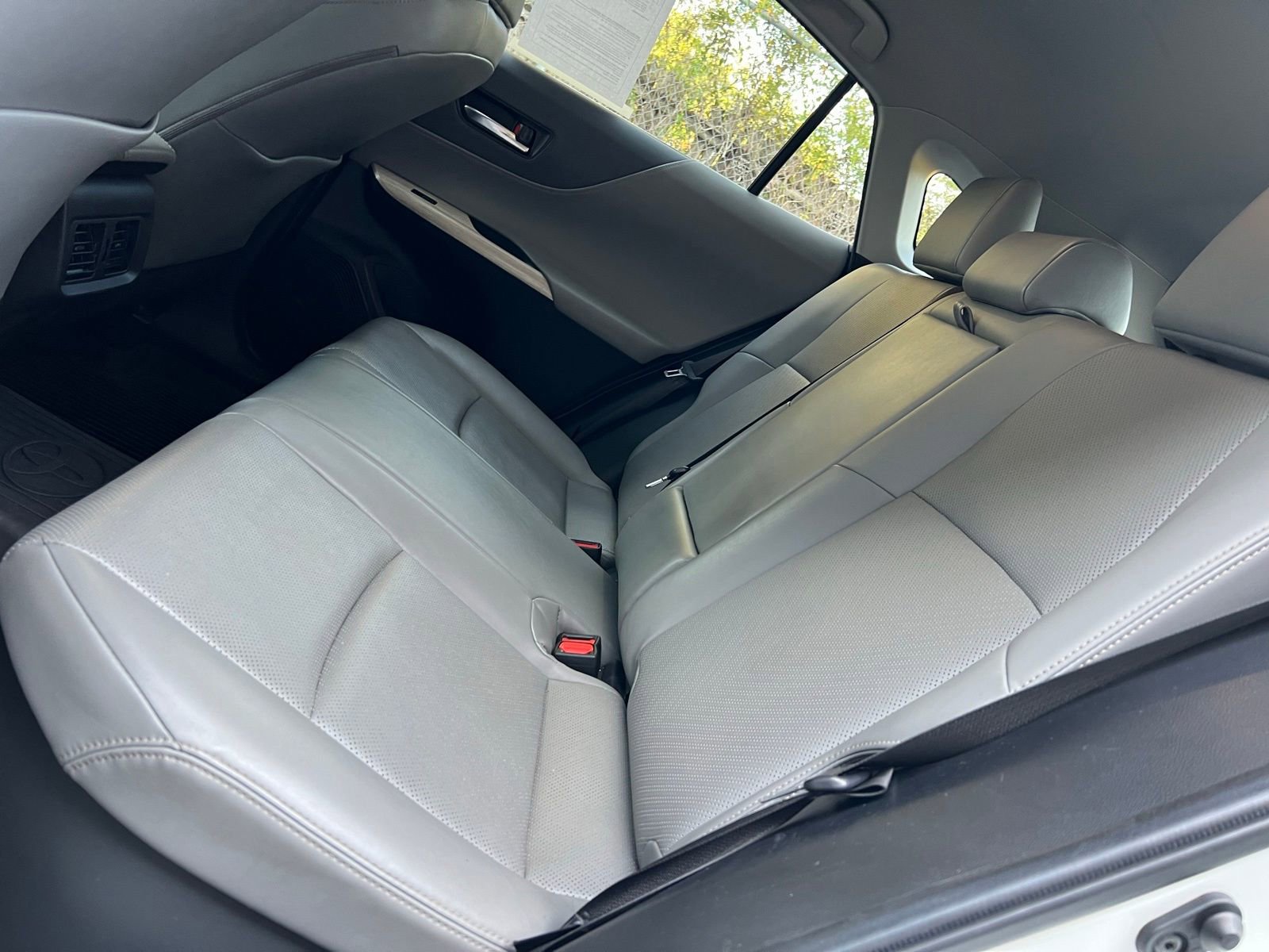 Used 2021 Toyota Venza Limited image 39