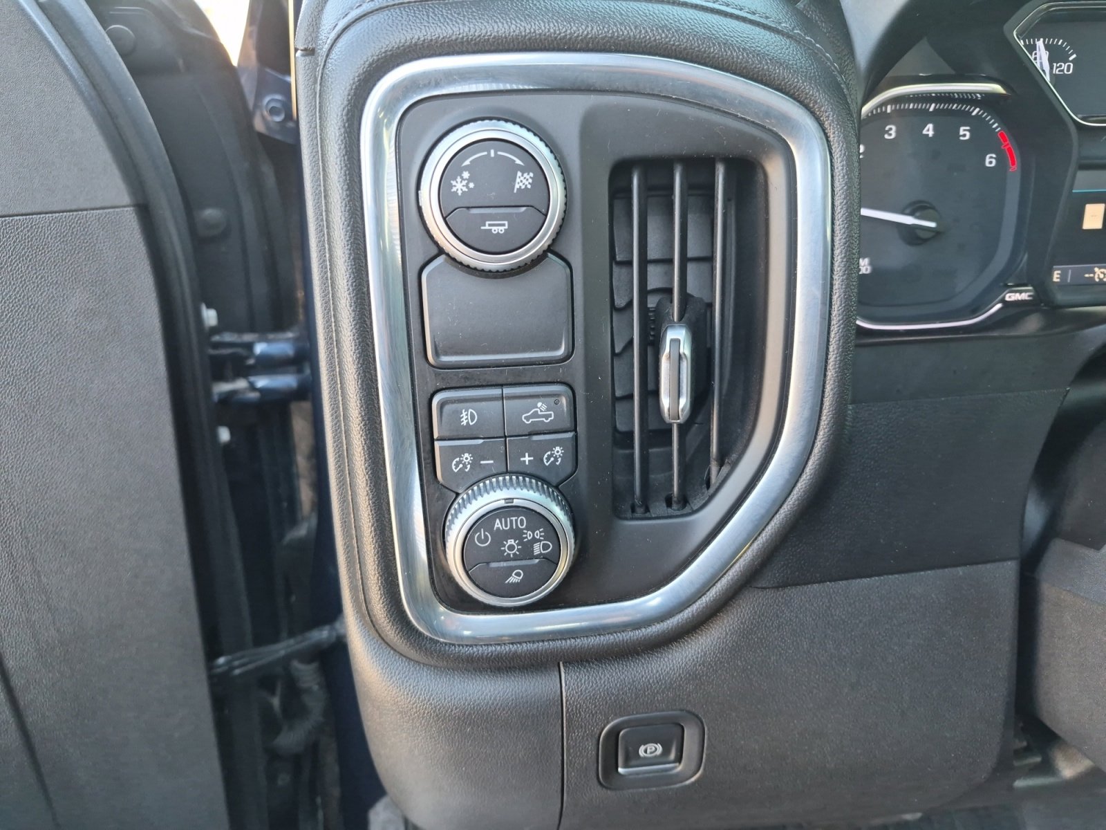 Used 2019 GMC Sierra 1500 SLT image 28