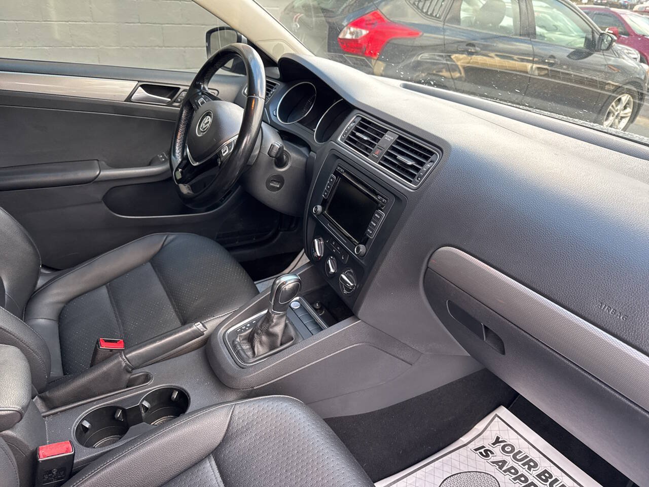 Used 2015 Volkswagen Jetta Sport FWD image 25