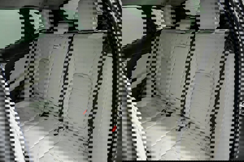 Used 2017 Jaguar F-PACE Prestige image 21