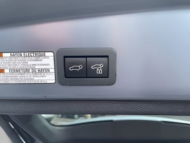 Used 2023 Toyota Corolla Cross XLE w/ Convenience Package image 17