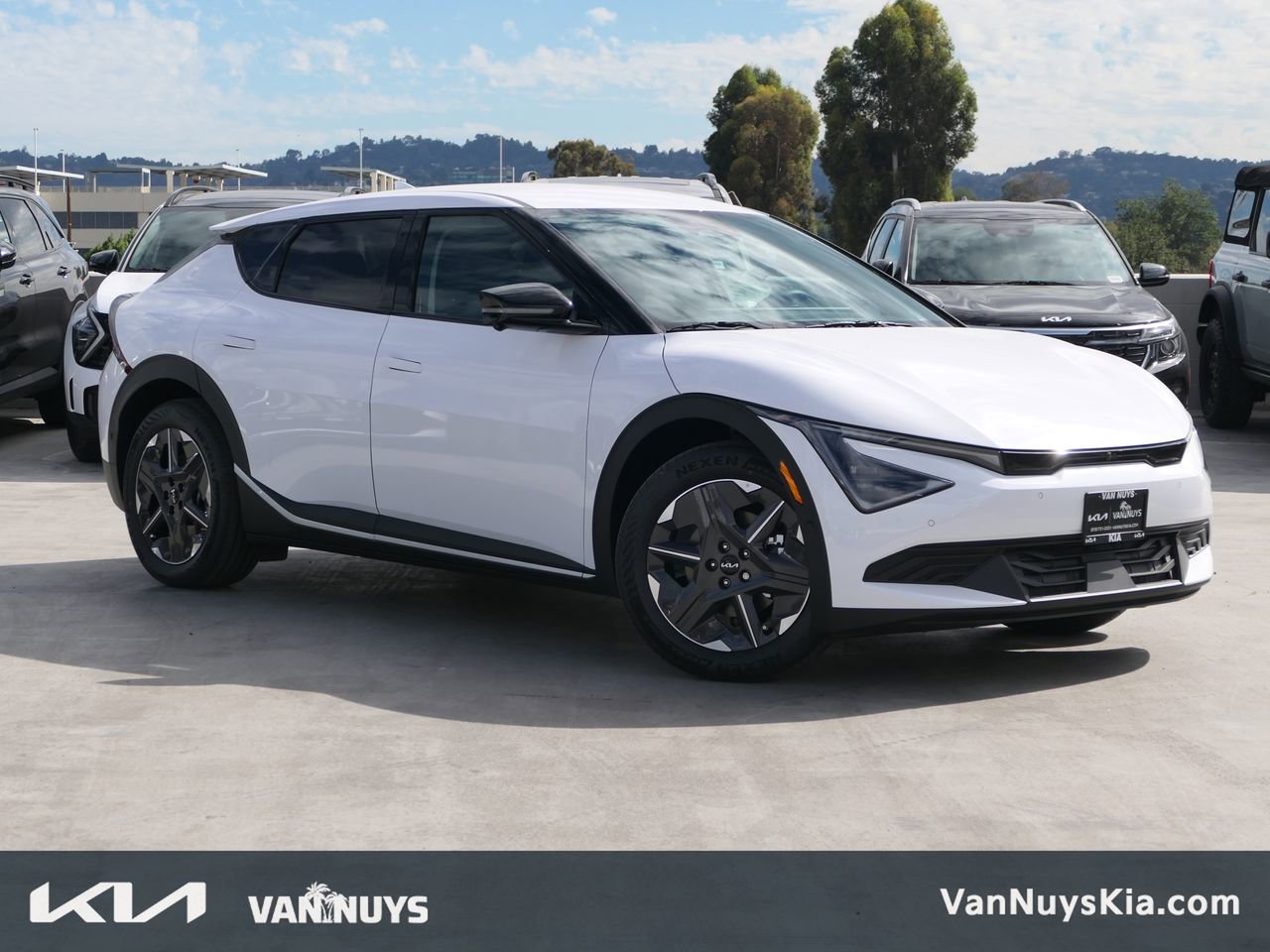 New 2025 Kia EV6 Light w/ Light LR Technology Package image 1