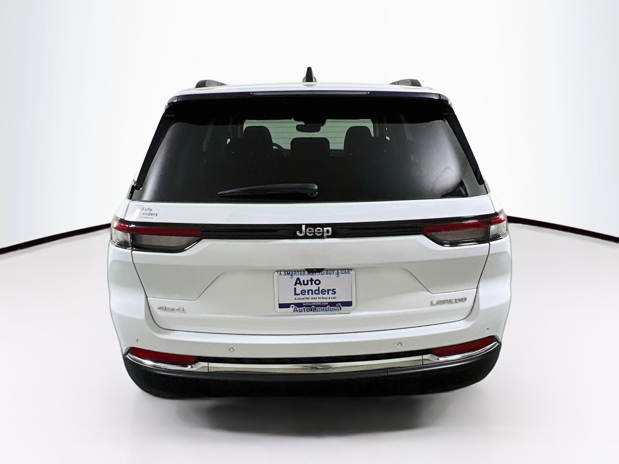 Used 2023 Jeep Grand Cherokee Laredo w/ Luxury Tech Group I AWD/4WD image 6