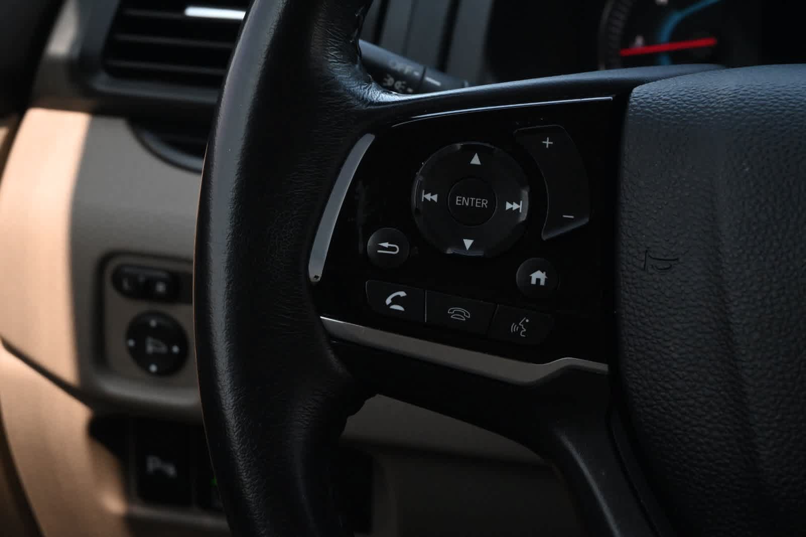 Used 2021 Honda Pilot Touring image 10