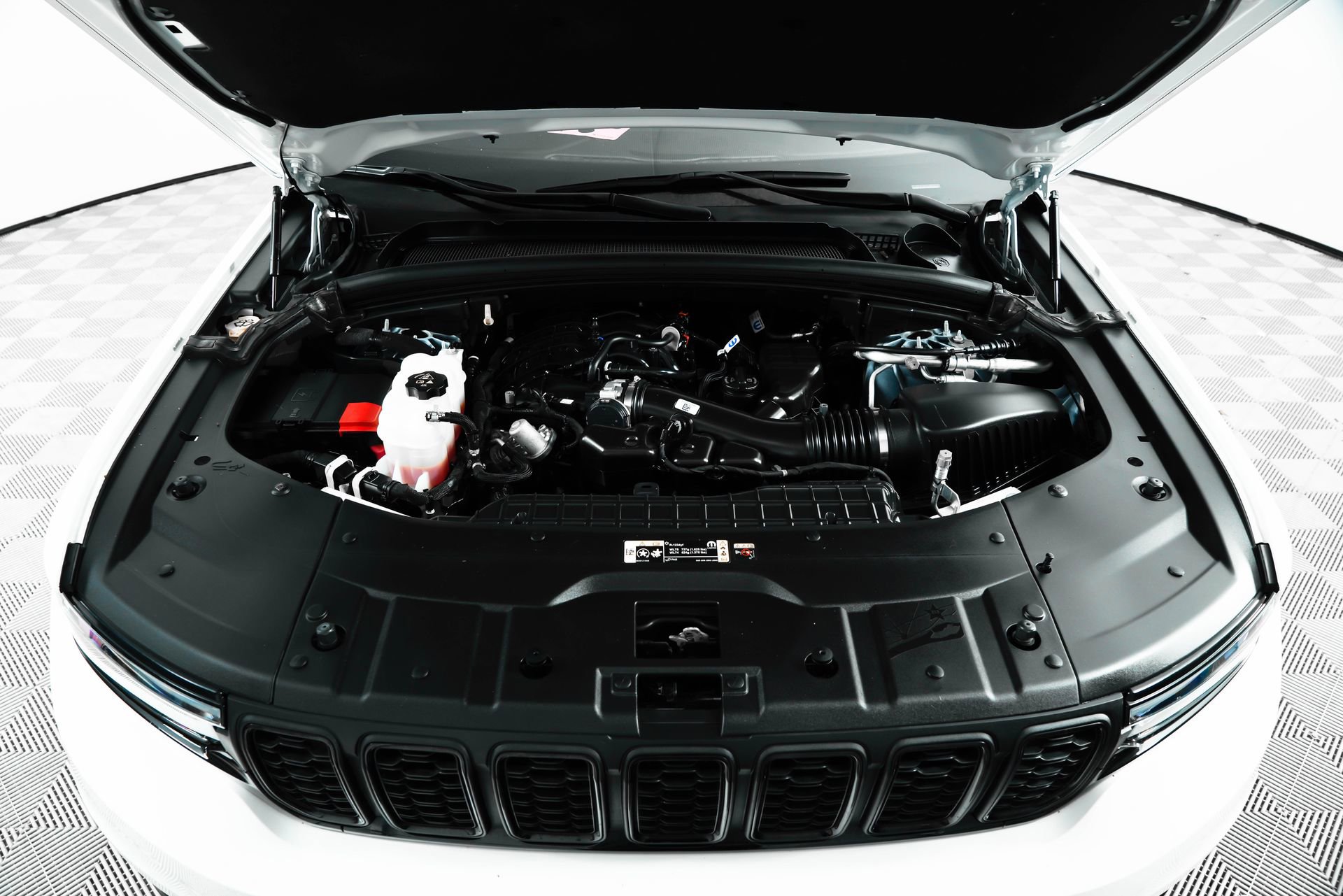 Used 2024 Jeep Grand Cherokee L Altitude image 33