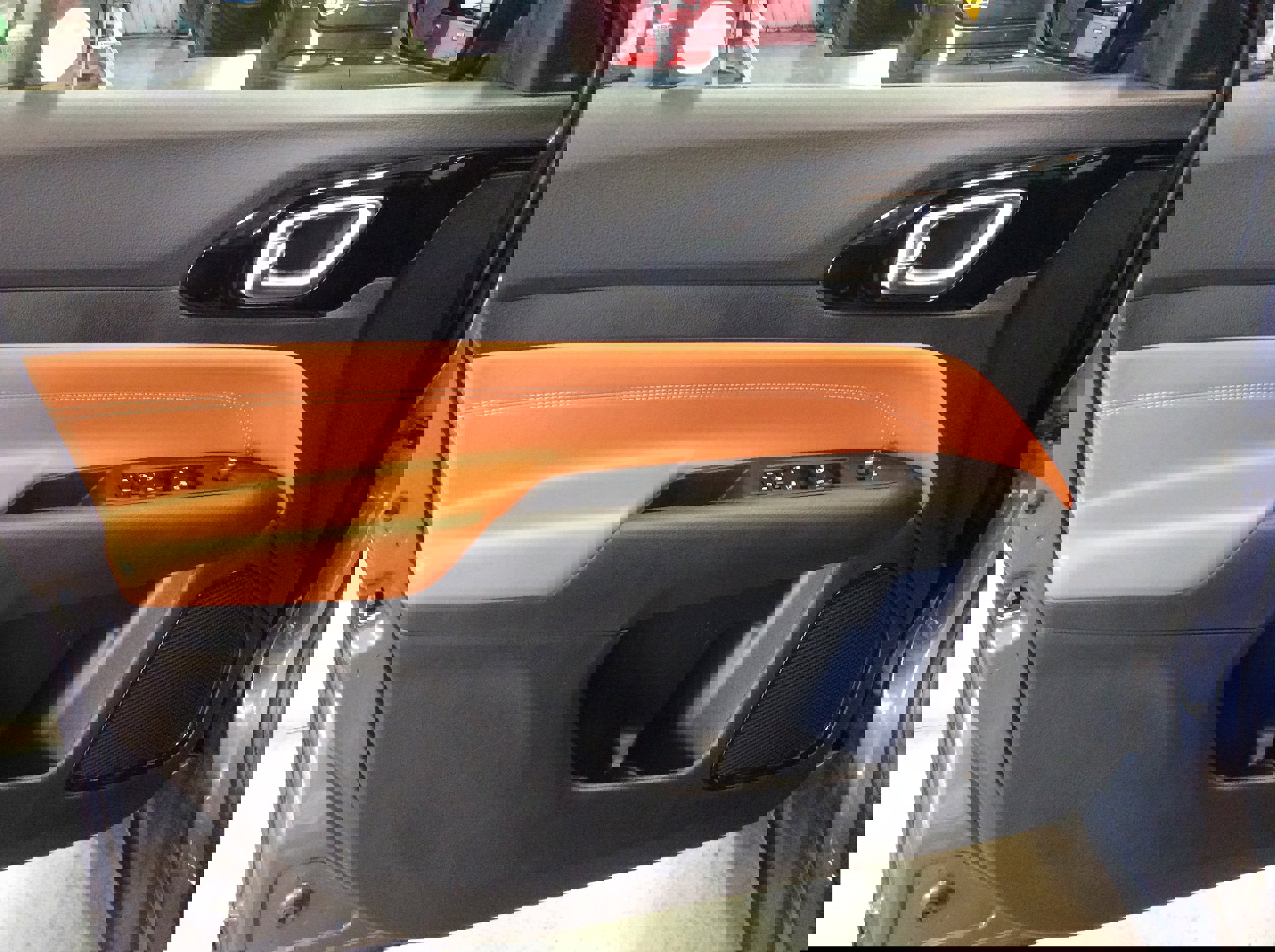 Used 2024 Jeep Compass Limited image 12