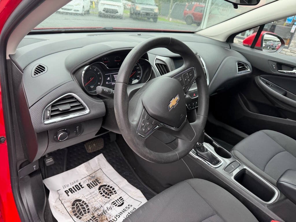 Used 2017 Chevrolet Cruze LT w/ Convenience Package FWD image 14