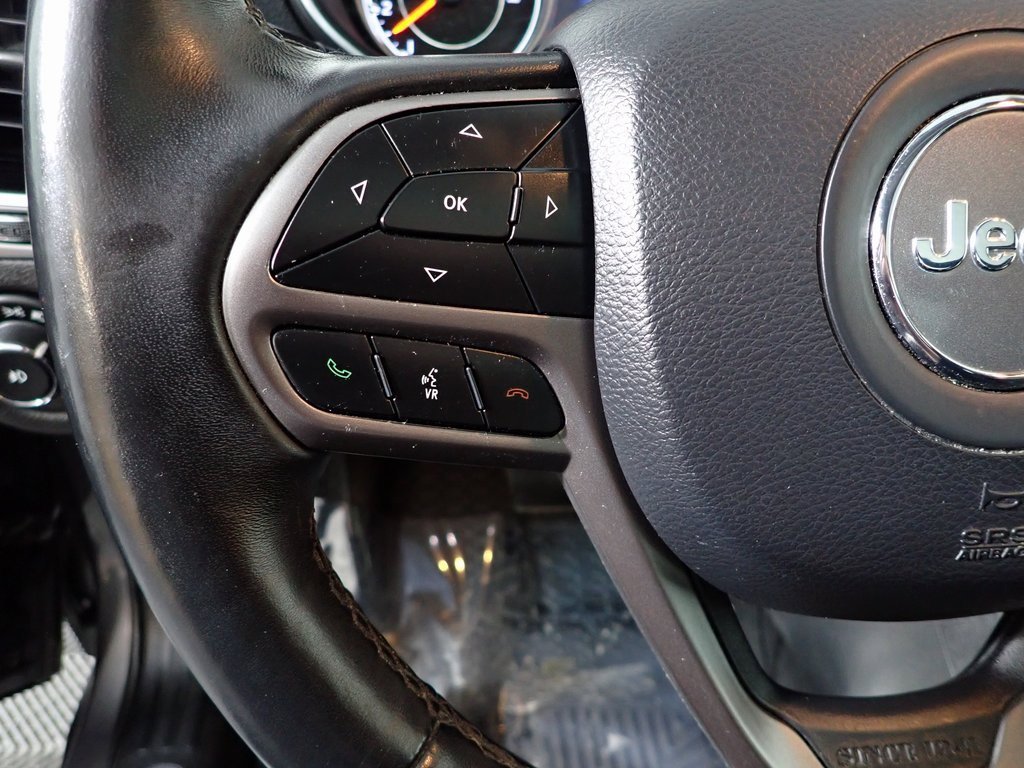 Used 2019 Jeep Cherokee Limited w/ Technology Group image 28