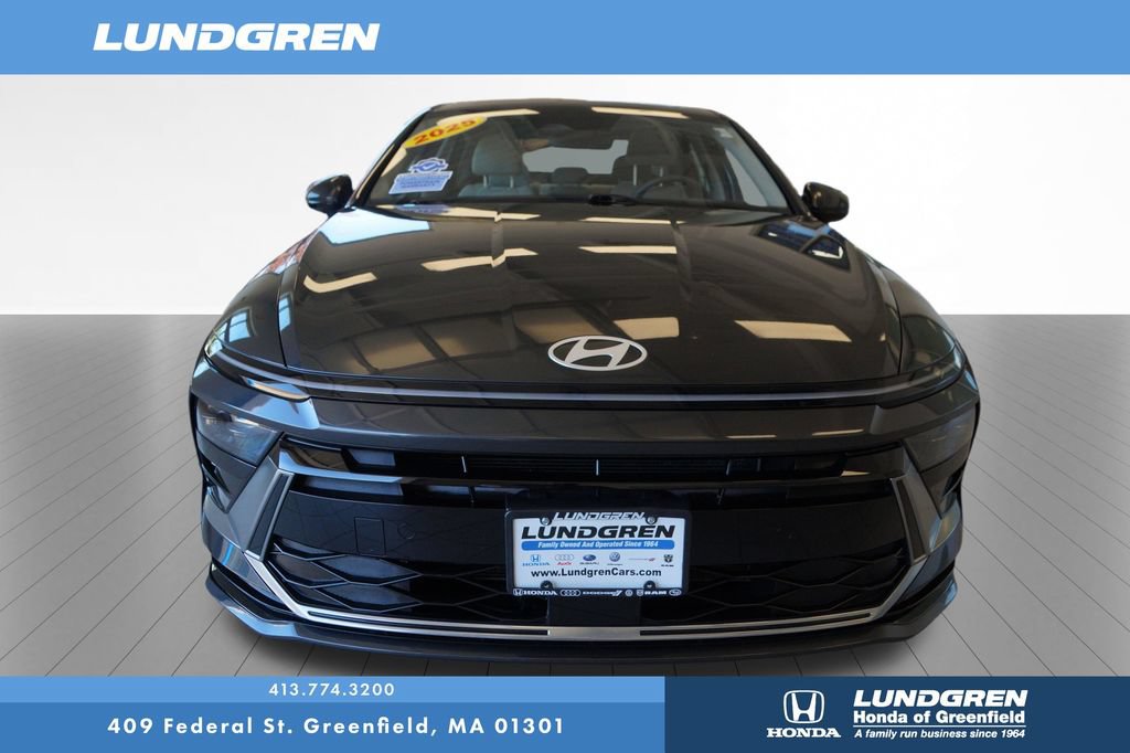 Used 2025 Hyundai Sonata SEL FWD image 2