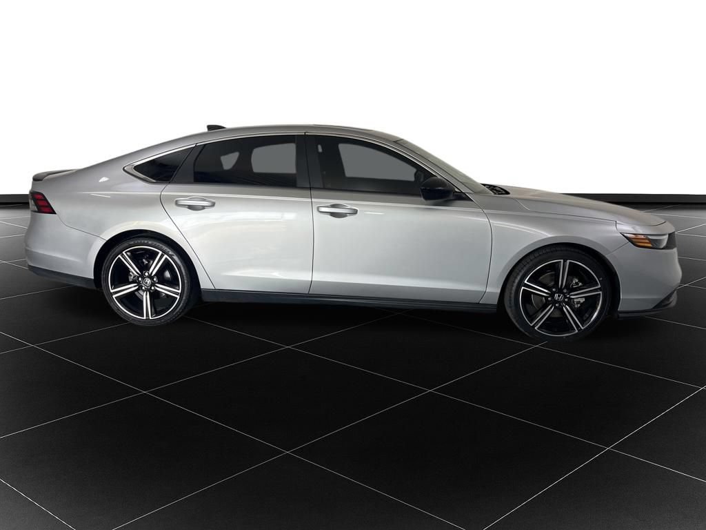 Used 2024 Honda Accord Sport image 4
