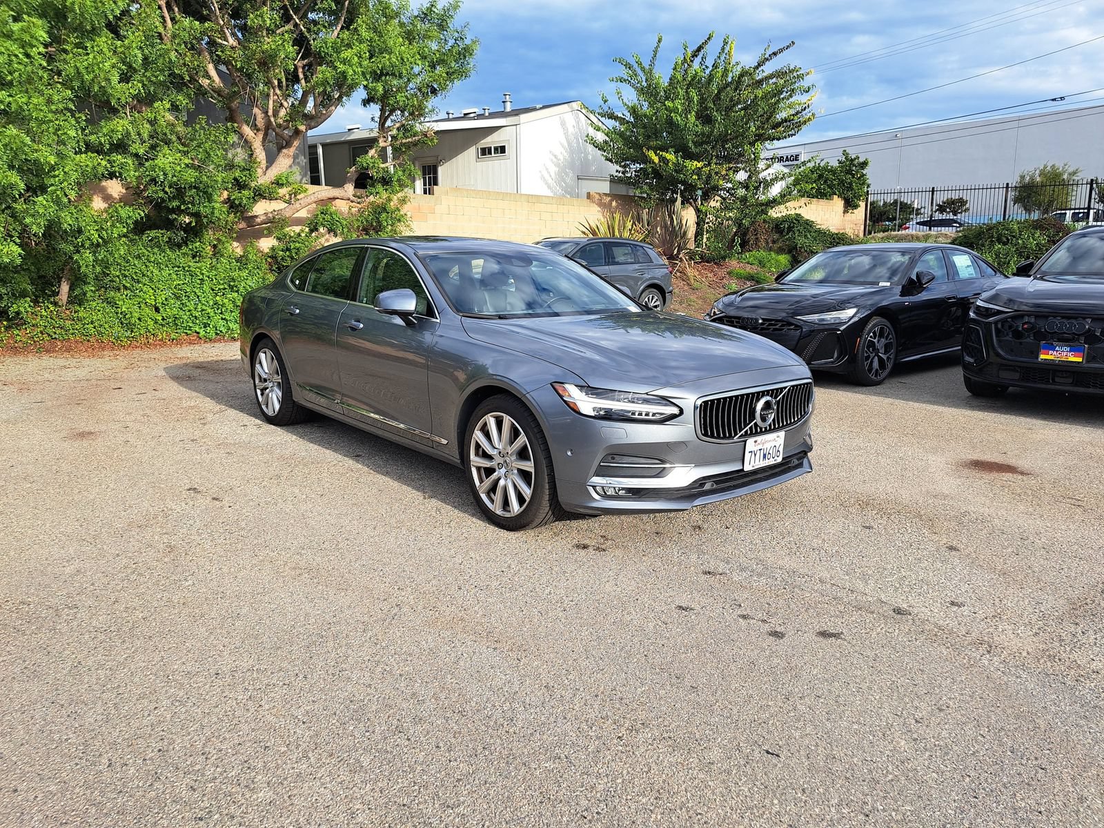 Used 2017 Volvo S90 T6 Inscription w/ Vision Package AWD/4WD image 3