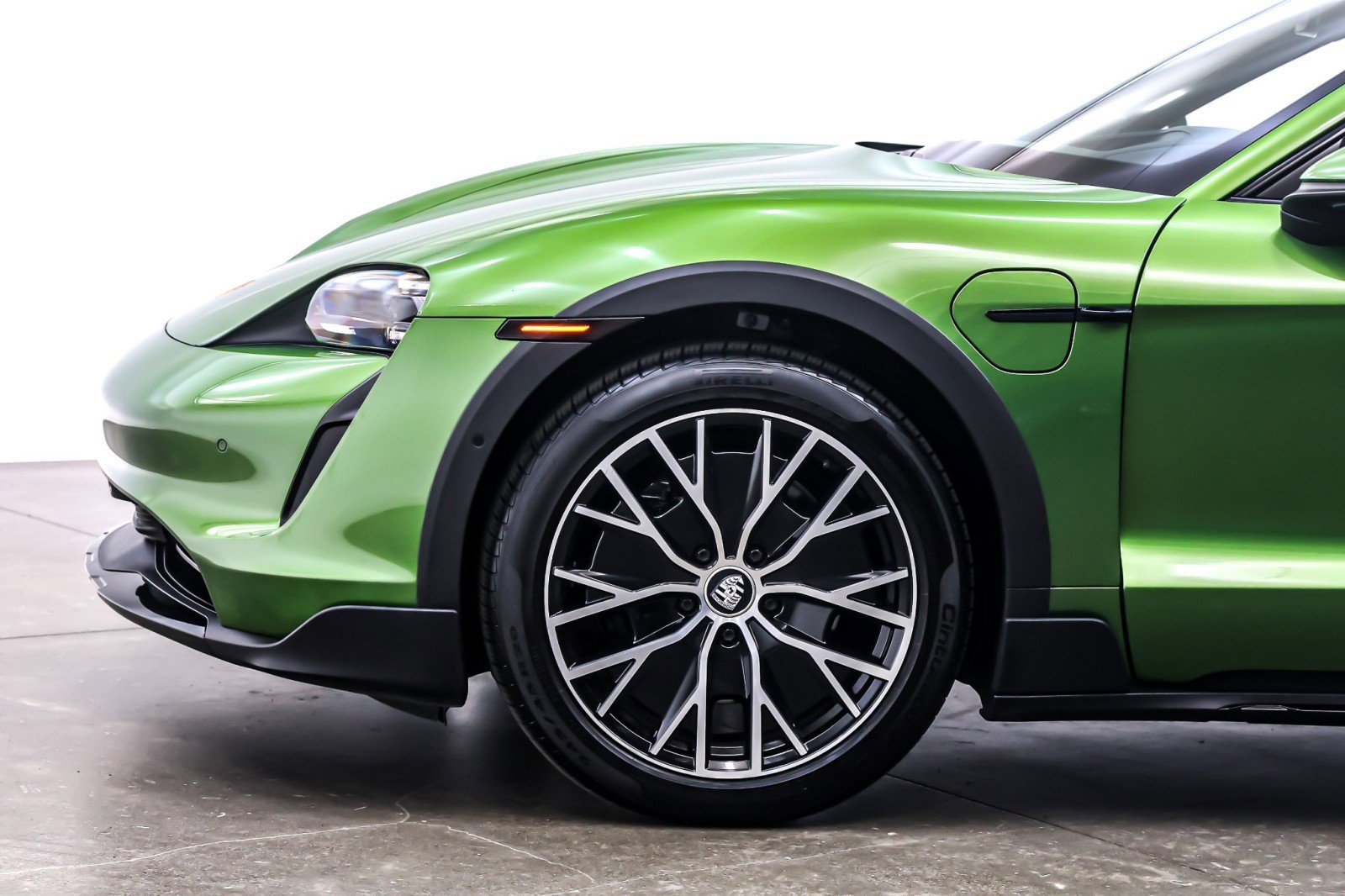 Used 2023 Porsche Taycan 4S image 10