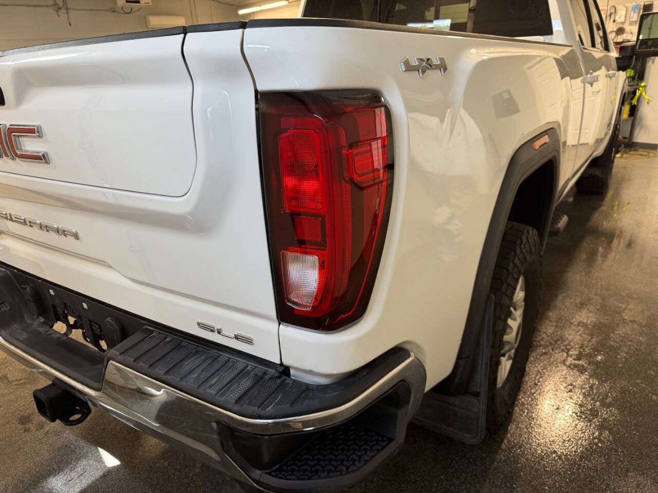 Used 2023 GMC Sierra 2500 SLE w/ Preferred Package AWD/4WD image 5