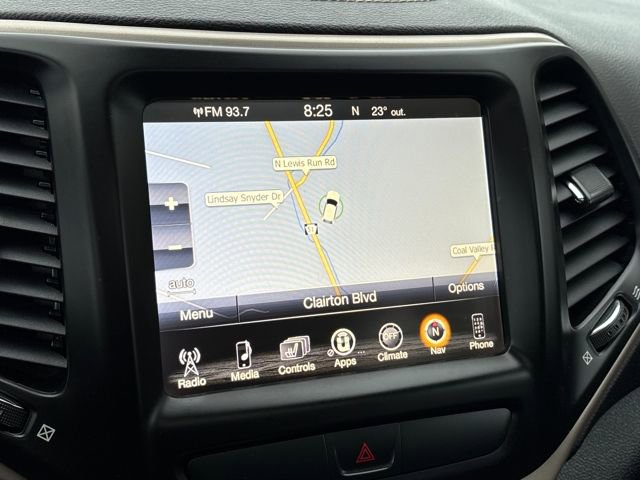 Used 2017 Jeep Cherokee Limited image 14