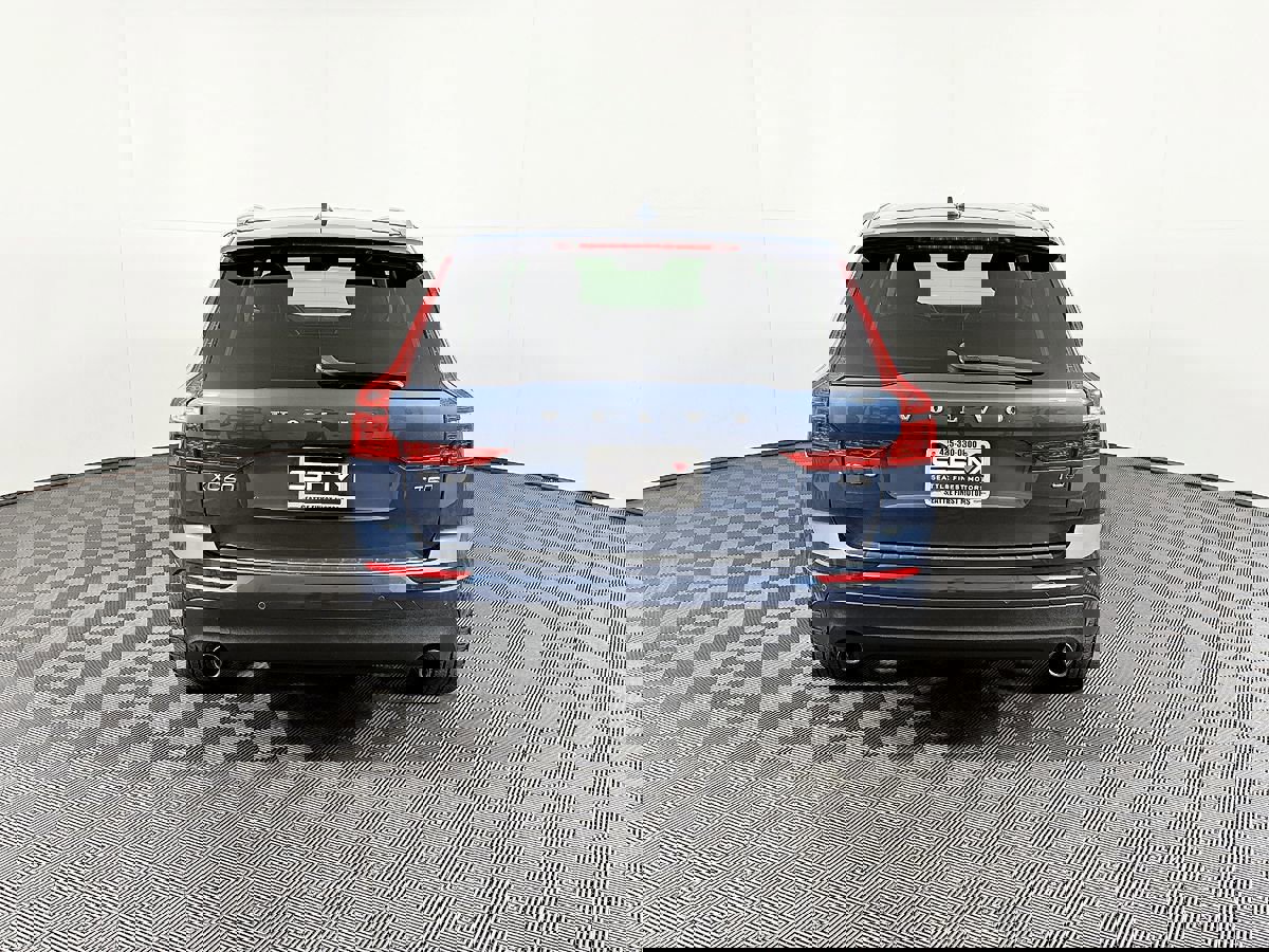 Used 2018 Volvo XC60 T5 Momentum w/ Convenience Package image 8