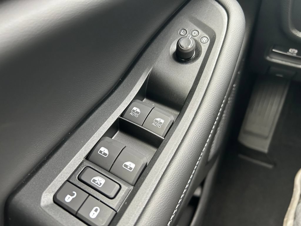 New 2025 Jeep Grand Cherokee Altitude AWD/4WD image 15