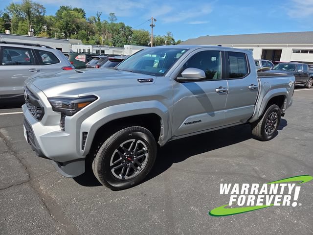 Used 2025 Toyota Tacoma TRD Sport w/ TRD Sport Upgrade Package AWD/4WD image 3