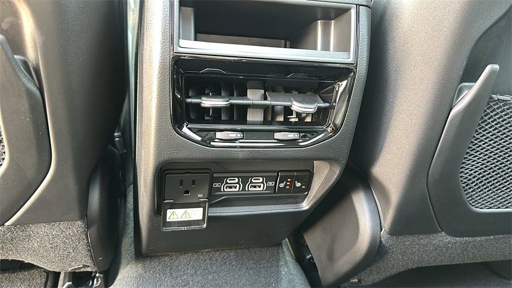 New 2025 Jeep Grand Cherokee Limited w/ Black Appearance Package image 27