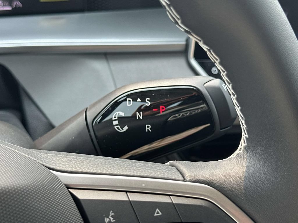 New 2026 Volkswagen Tiguan SE AWD/4WD image 17
