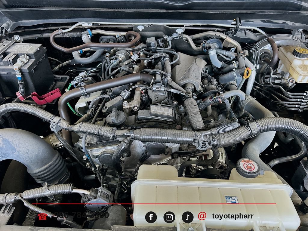 Used 2025 Toyota Tacoma SR5 AWD/4WD image 26