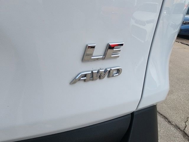 Used 2024 Toyota RAV4 LE AWD/4WD image 13