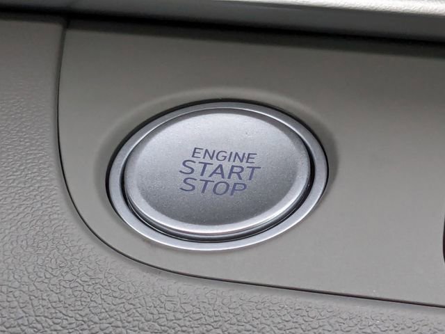 Certified 2025 Hyundai Elantra SEL FWD image 30
