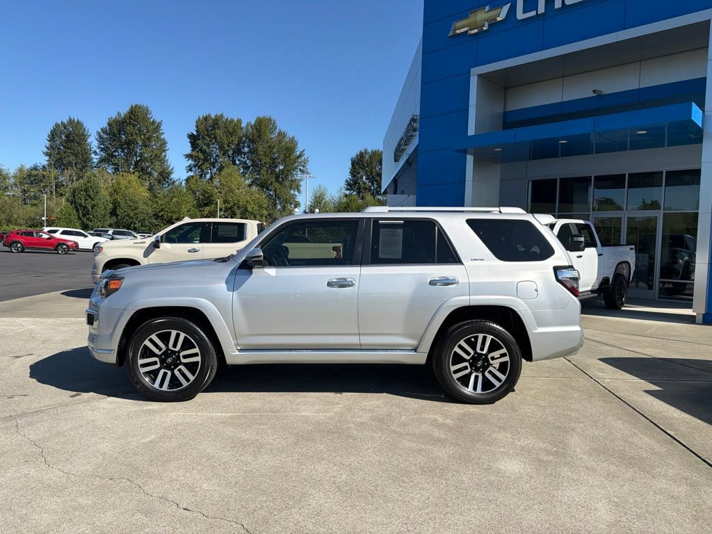 Used 2022 Toyota 4Runner Limited AWD/4WD image 2