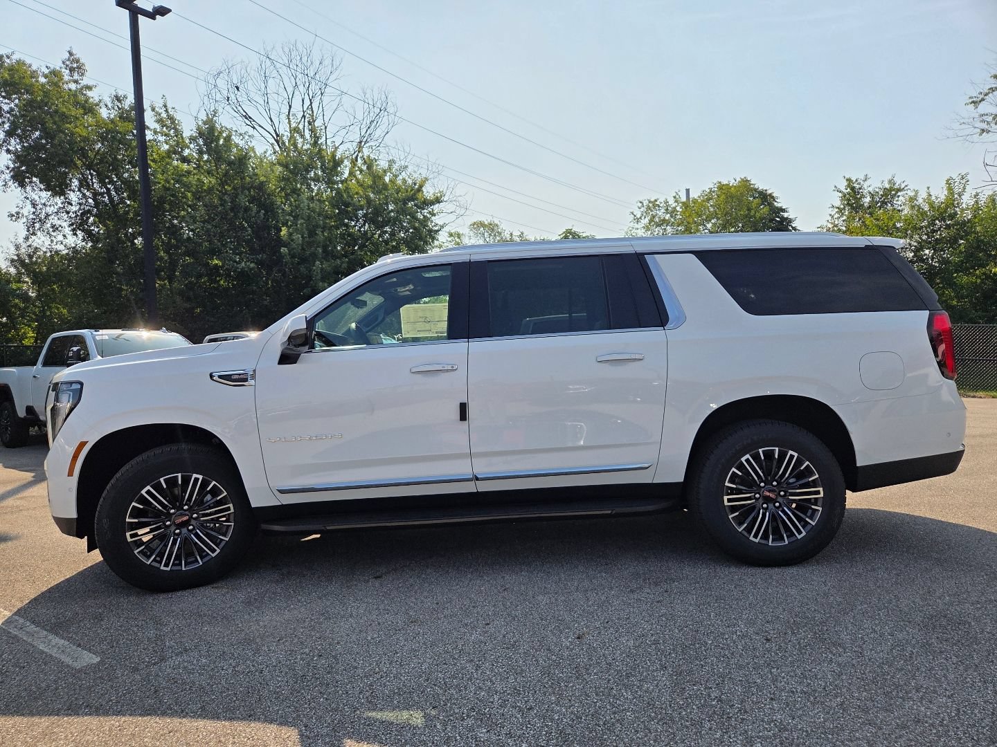 New 2026 GMC Yukon XL Elevation w/ Elevation Premium Package AWD/4WD image 16