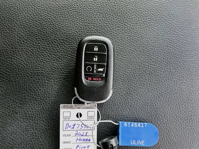 Used 2025 Honda Pilot EX-L image 33