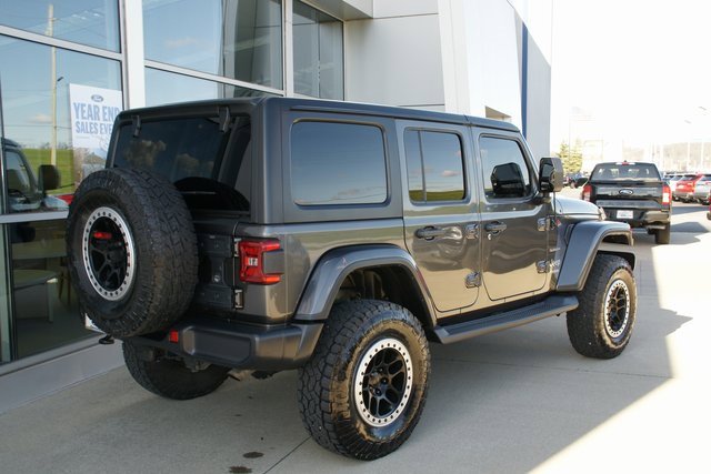 Used 2018 Jeep Wrangler Unlimited Sahara image 3