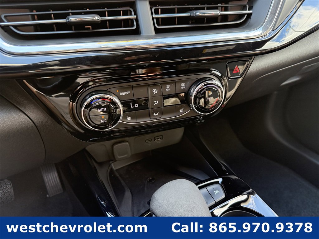 New 2026 Chevrolet Trax RS w/ Sunroof Package image 17