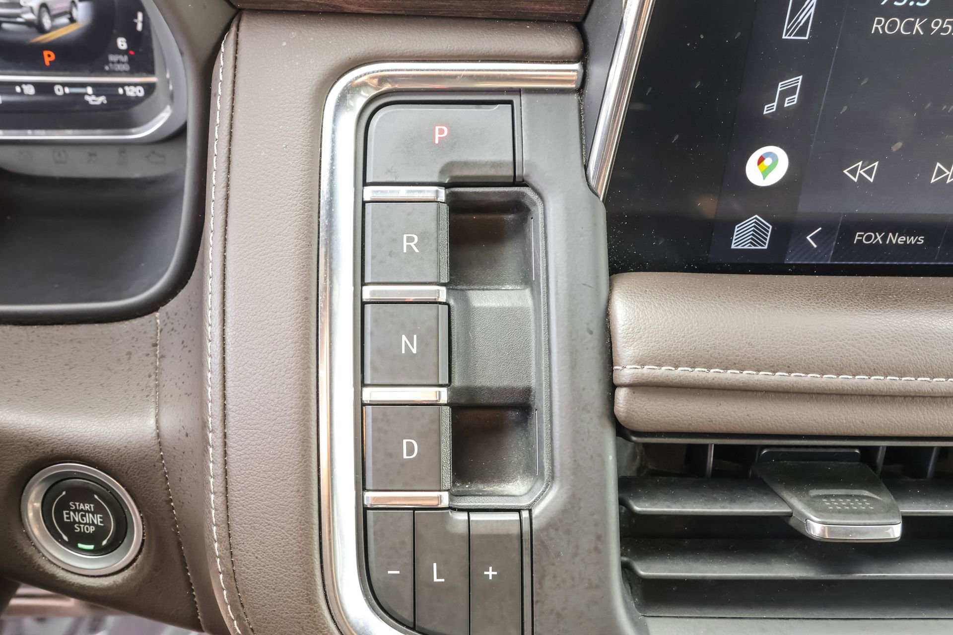 Used 2022 Chevrolet Tahoe LT w/ Luxury Package AWD/4WD image 32