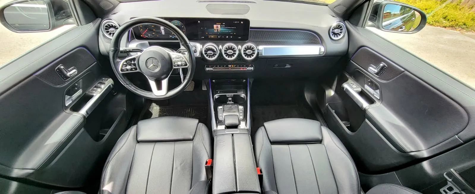 Used 2021 Mercedes-Benz GLB 250 GLB 250 4MATIC Sport Utility 4 w/ Premium Package image 4