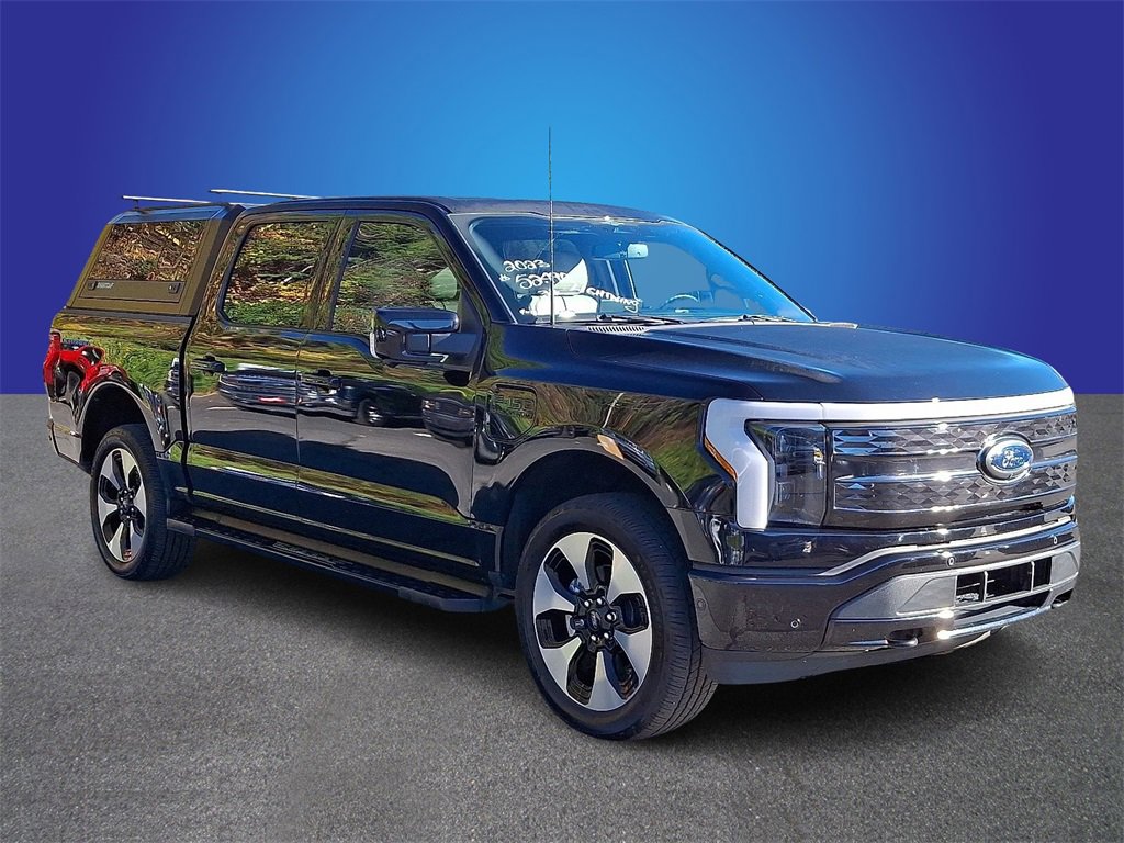 Used 2023 Ford F150 Lightning Platinum image 3