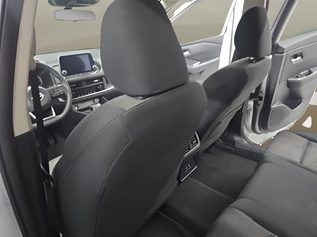 Used 2024 Nissan Rogue SV FWD image 16