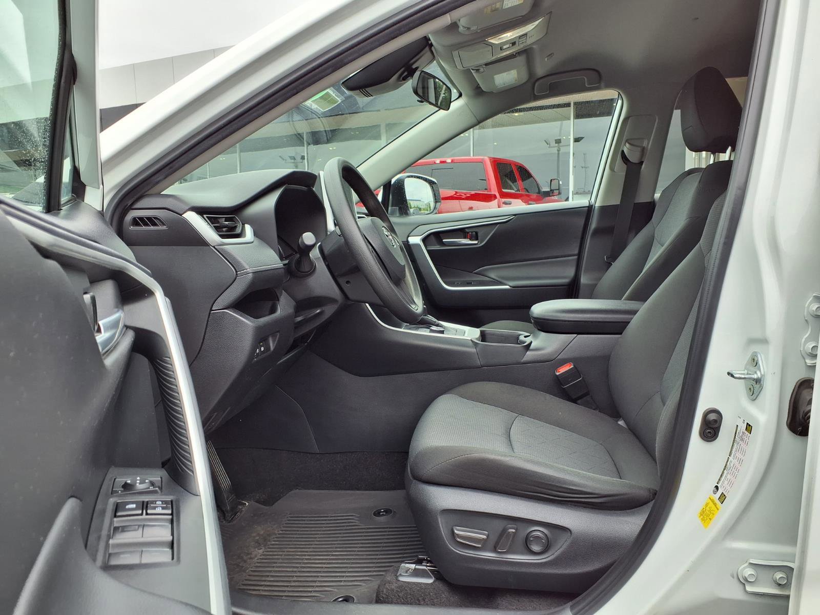 Used 2024 Toyota RAV4 XLE AWD/4WD image 23