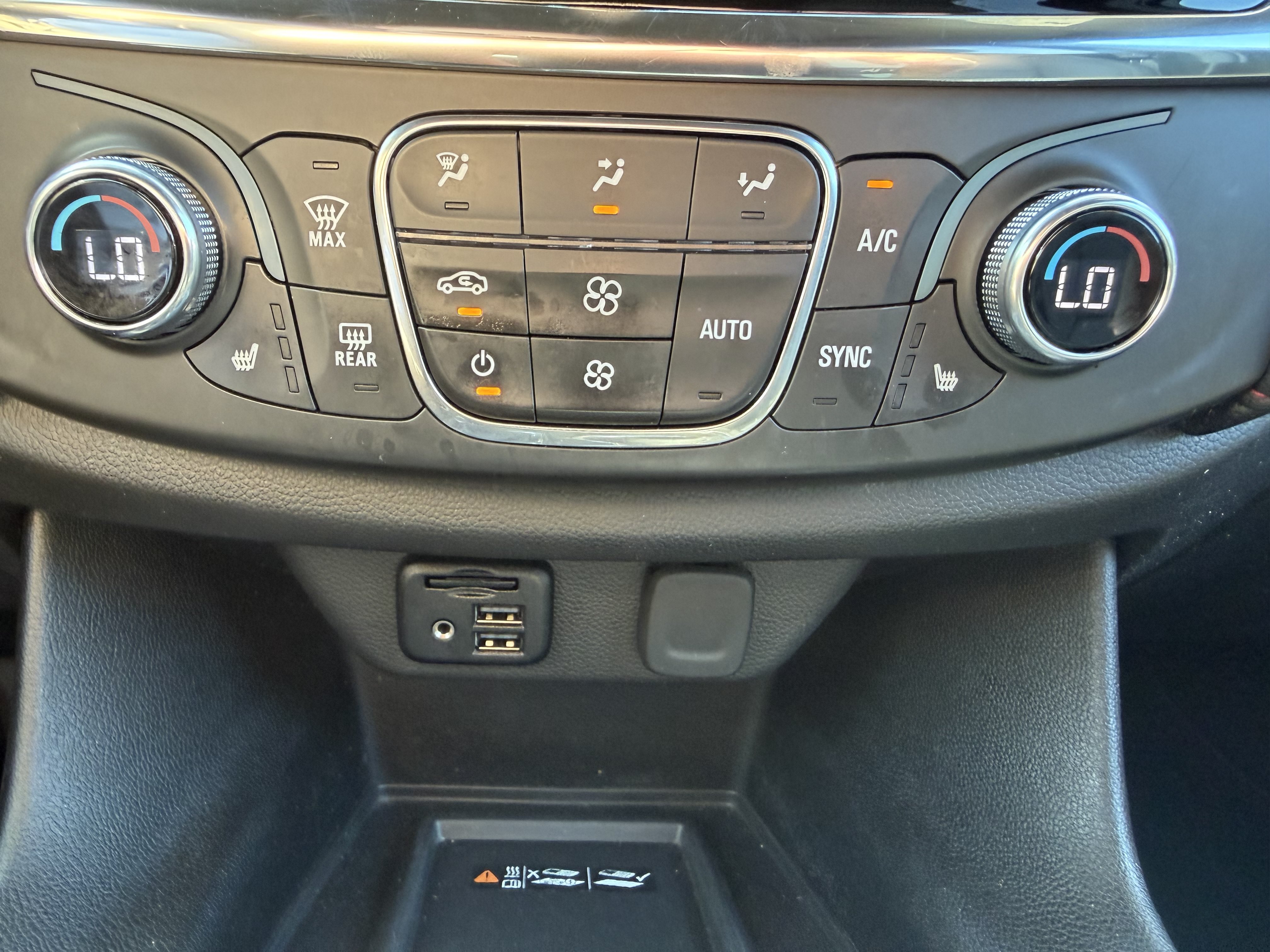 Used 2023 Chevrolet Traverse RS AWD/4WD image 17