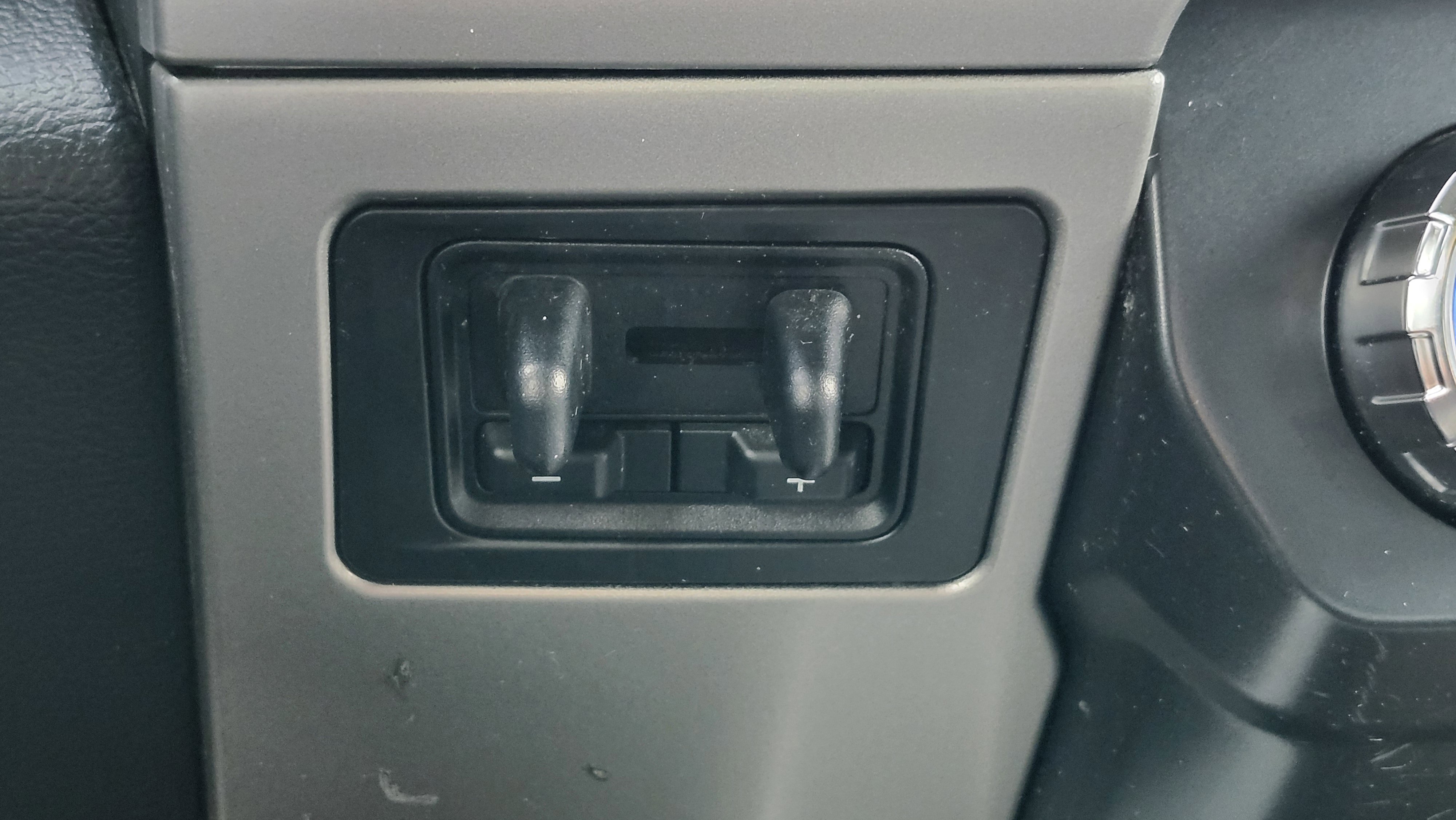 Used 2022 Ford F350 Lariat w/ Chrome Package image 32