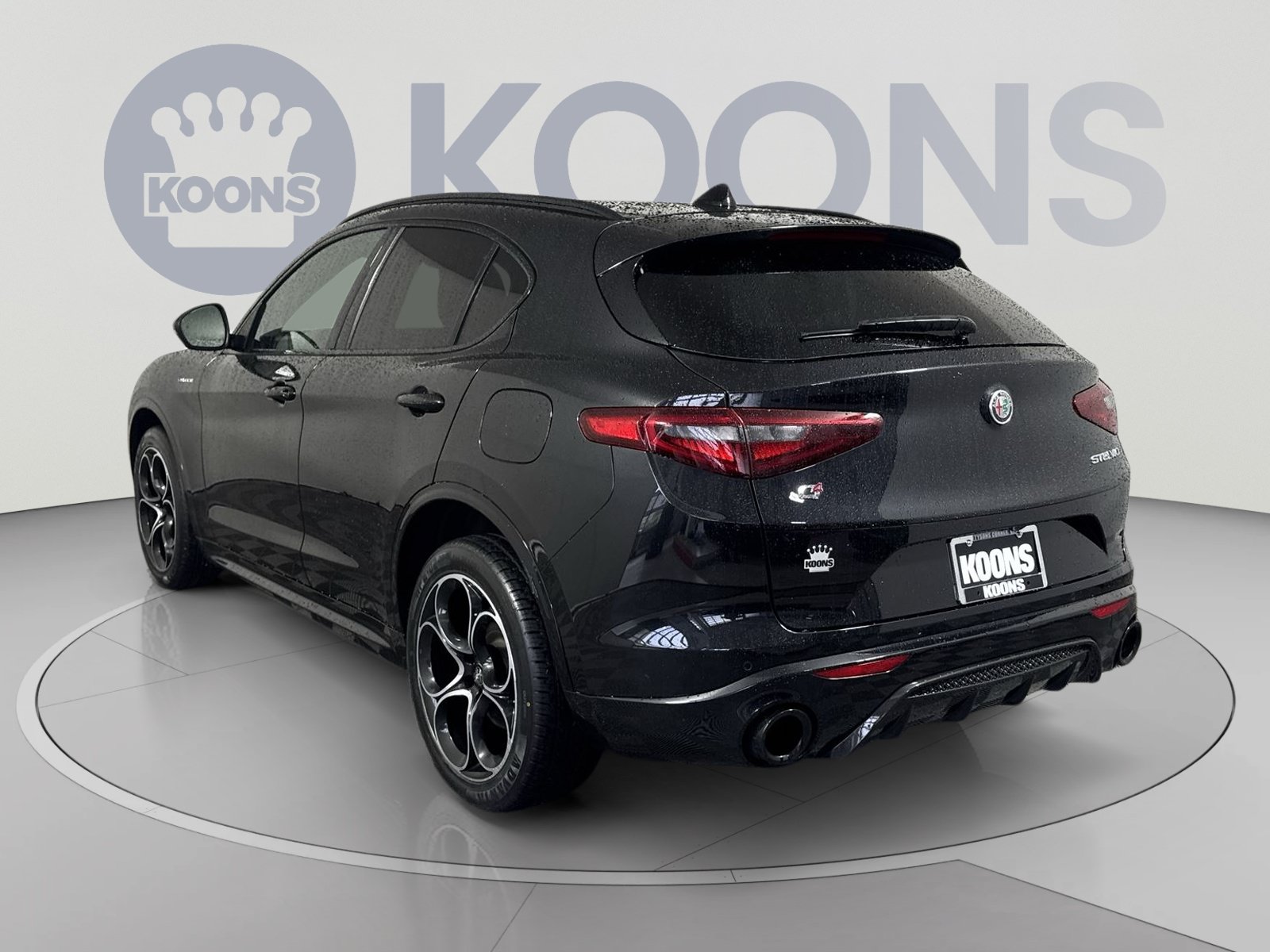 Used 2023 Alfa Romeo Stelvio Veloce AWD/4WD image 4