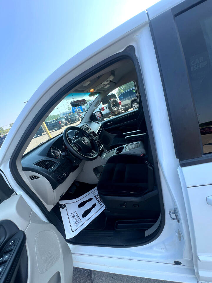Used 2014 Dodge Grand Caravan SXT image 9