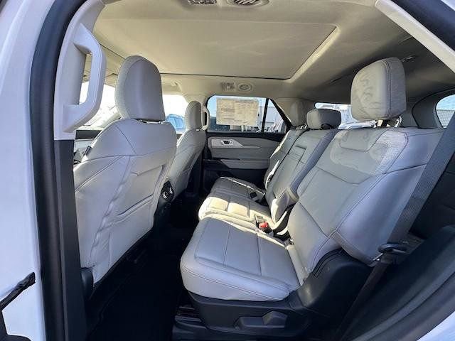 New 2025 Ford Explorer Active w/ Active Comfort Package image 12