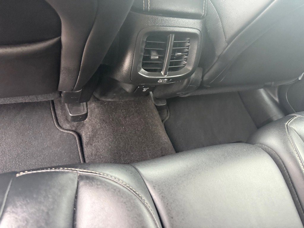 Used 2016 Jeep Cherokee Limited image 38