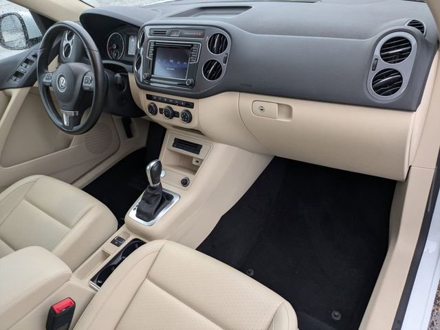 Used 2017 Volkswagen Tiguan S image 19
