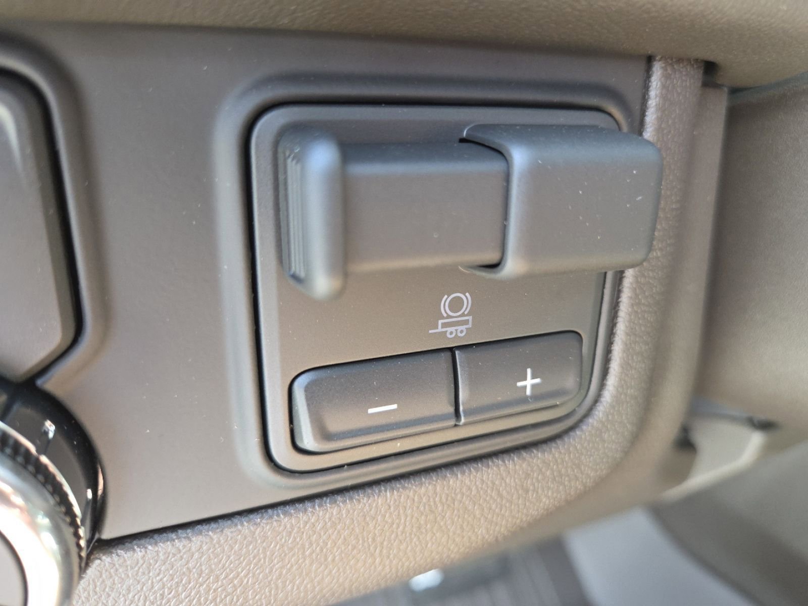New 2026 GMC Yukon XL Elevation image 17