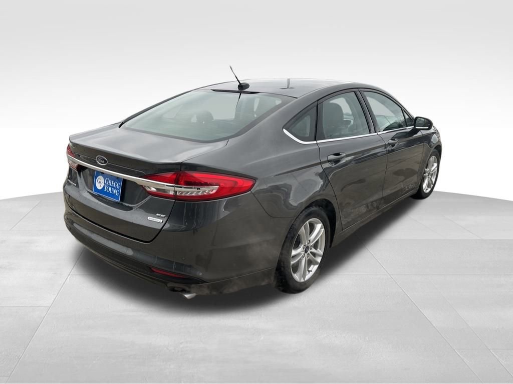 Used 2018 Ford Fusion SE w/ Fusion SE Technology Package image 8