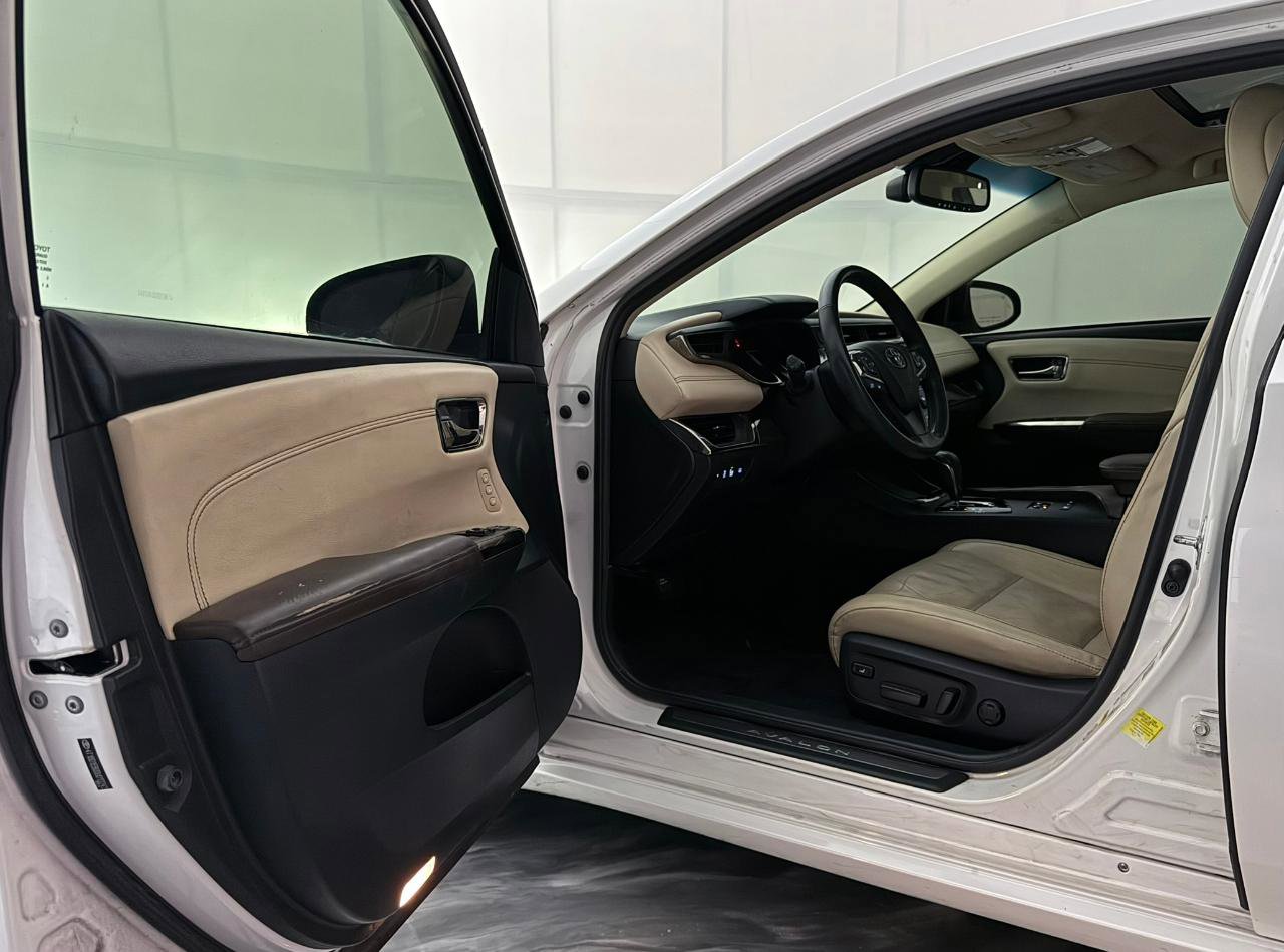 Used 2013 Toyota Avalon Limited w/ Technology Pkg FWD image 16