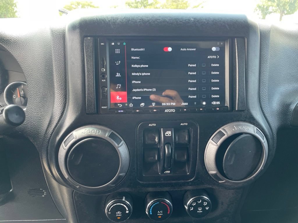 Used 2012 Jeep Wrangler Unlimited Sport AWD/4WD image 11